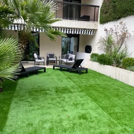 T2 Avec Terrasse Et Jardin 아파트
